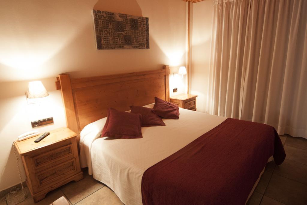 Hotel Sant Roc 캄프로돈 외부 사진