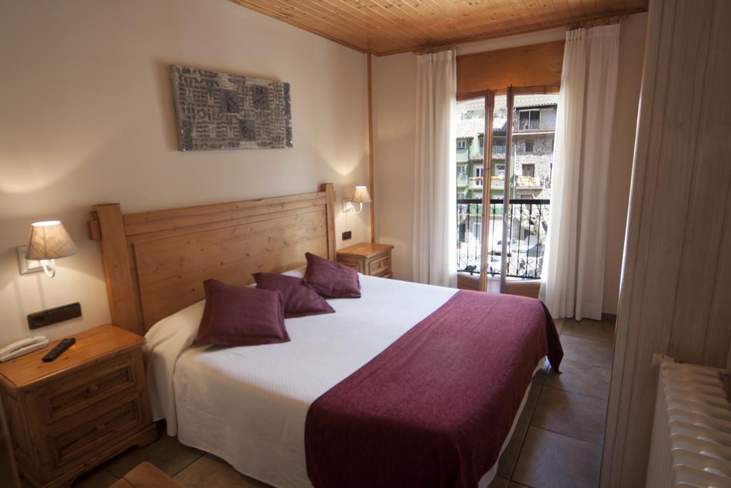Hotel Sant Roc 캄프로돈 외부 사진